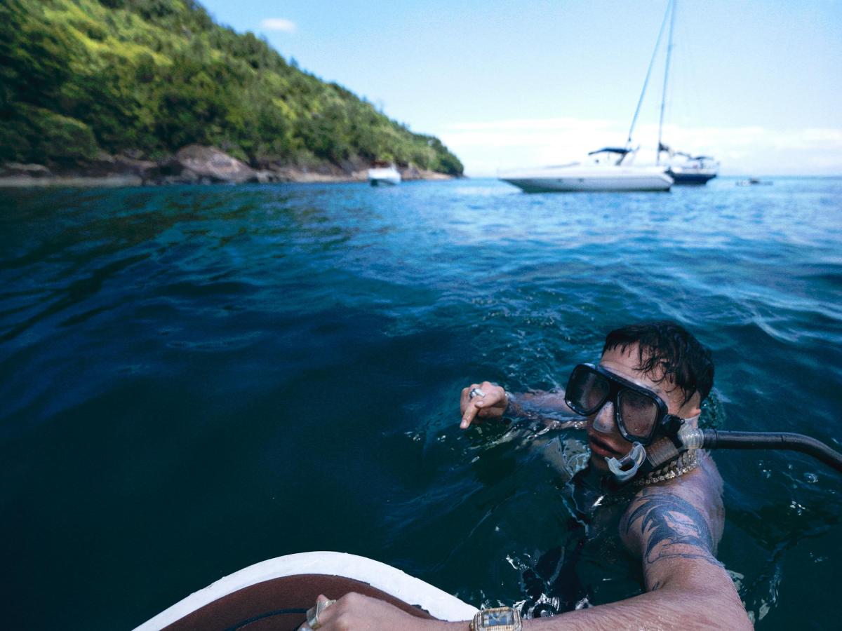 Hasta que Salga el Sol, El Nuevo Disco de Standly es de Otro Planeta