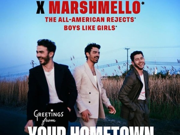 Los Jonas Brothers Lanzan Su Nuevo Álbum «Greetings From Hometown»